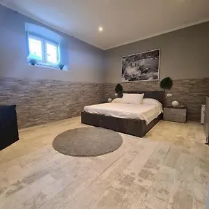 https://crystal-home.hotelitalianriviera.com